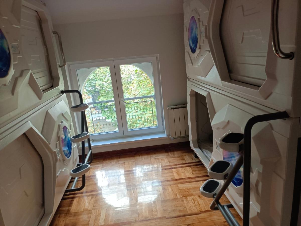 Panda Victor Space Capsule Hostel-Neo Nomad Belgrad Exterior foto