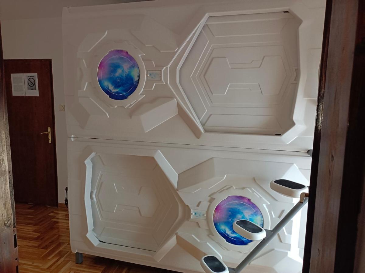 Panda Victor Space Capsule Hostel-Neo Nomad Belgrad Exterior foto