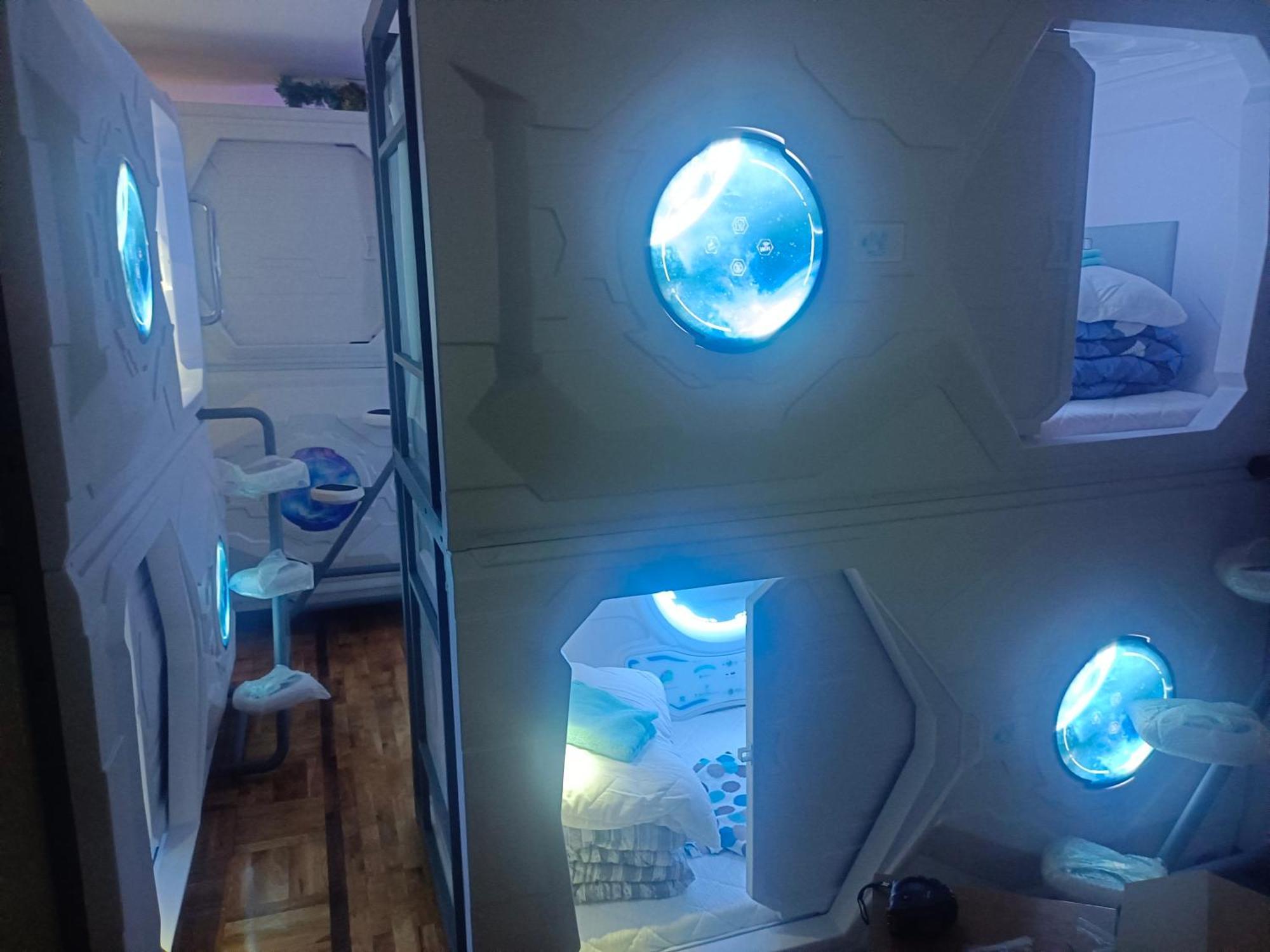 Panda Victor Space Capsule Hostel-Neo Nomad Belgrad Exterior foto